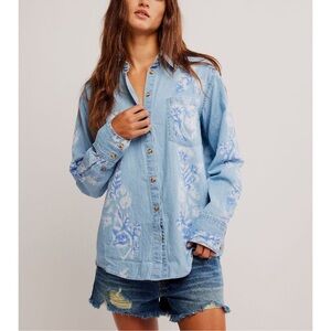 NWT FREE PEOPLE Sky Blue Med Indigo Airbrushed Blossom Denim Shirt SZ: L